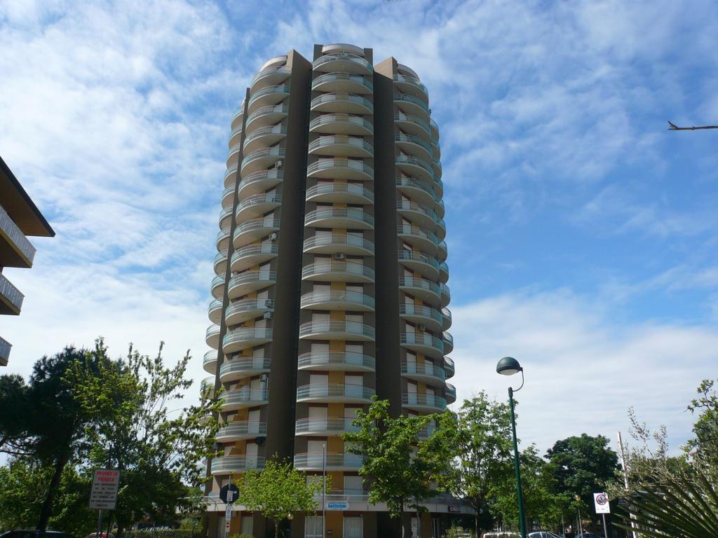Appartamenti La Torre Lignano Sabbiadoro Exterior foto